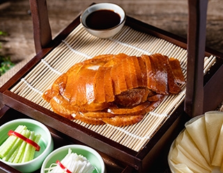 烤鸭加盟店必知：中国烤鸭与法式的区别